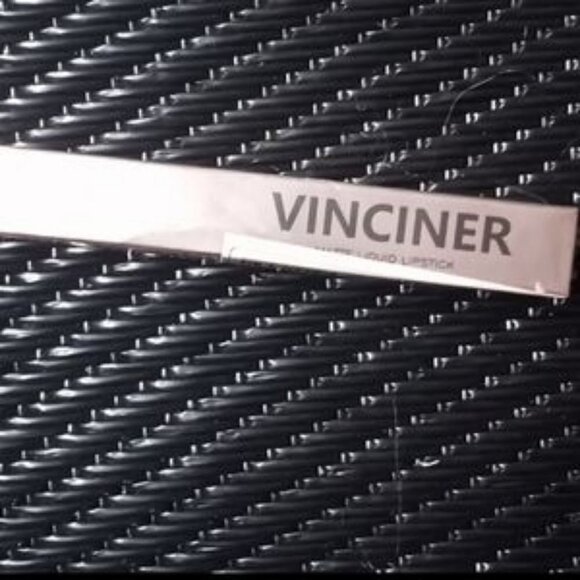 2 NIB Vinciner #05 New Matte Lipstick - Picture 2 of 3